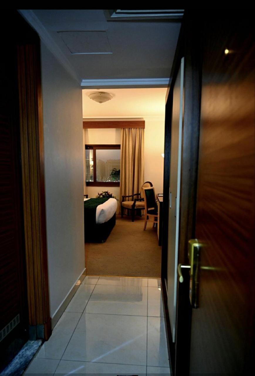 One Inn Hotel Medina Екстер'єр фото