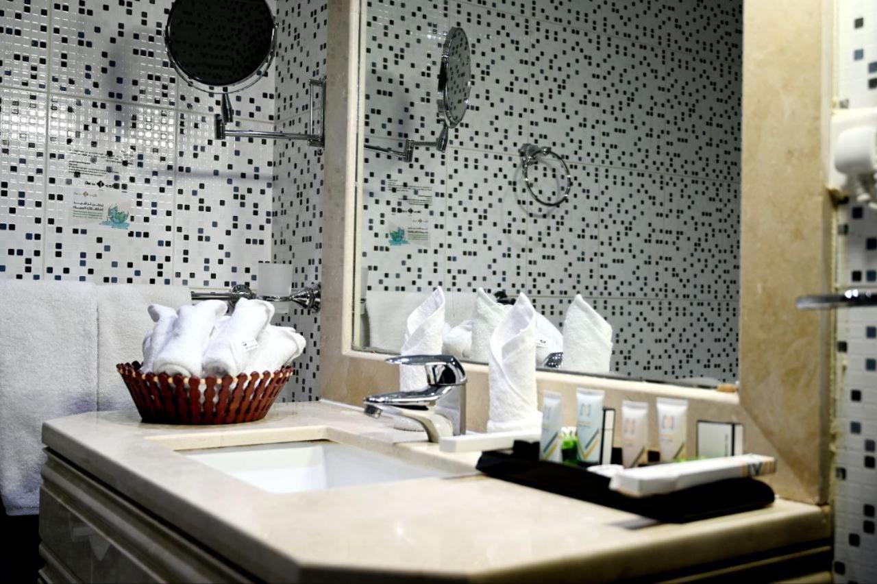 One Inn Hotel Medina Екстер'єр фото