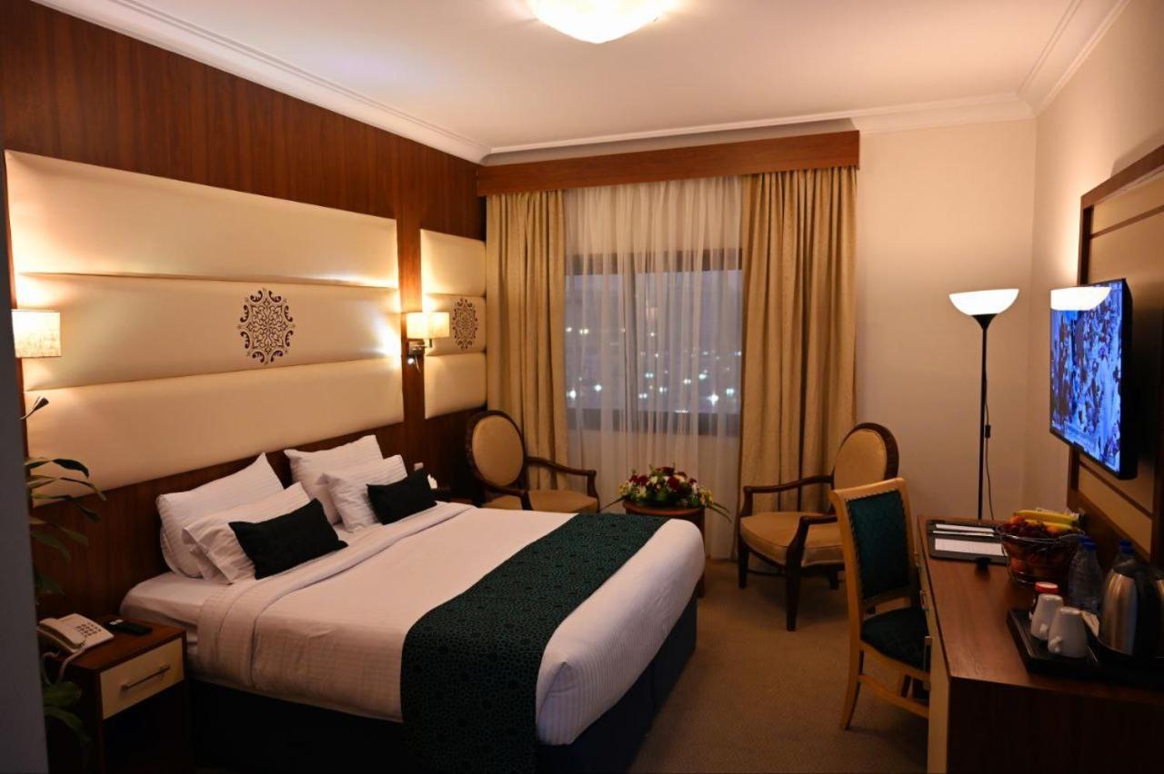 One Inn Hotel Medina Екстер'єр фото